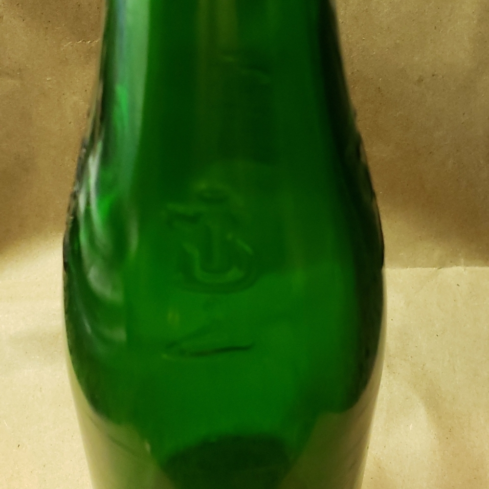Four bottles - Picture 6 of 7